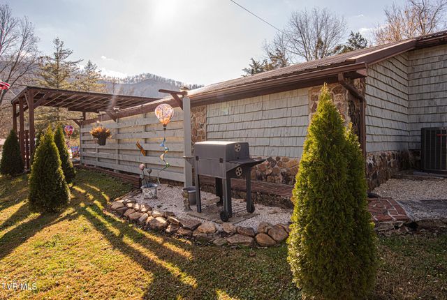 41829 Wilderness Road, Pennington Gap, VA 24277