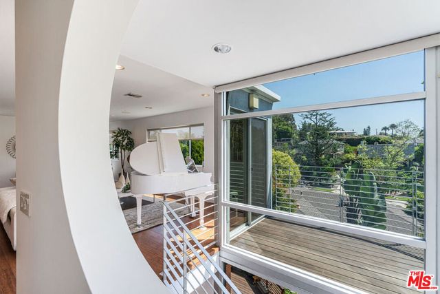 10336 Monte Mar Drive, Los Angeles, CA 90064