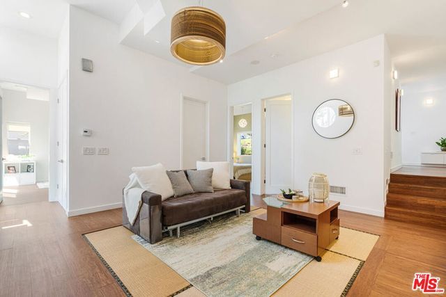 10336 Monte Mar Drive, Los Angeles, CA 90064