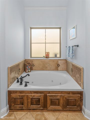 610 Glenshire Drive, Bossier City, LA 71111