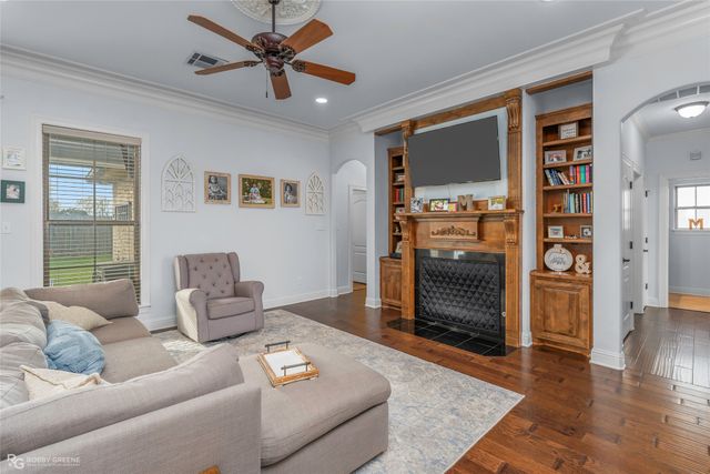 610 Glenshire Drive, Bossier City, LA 71111