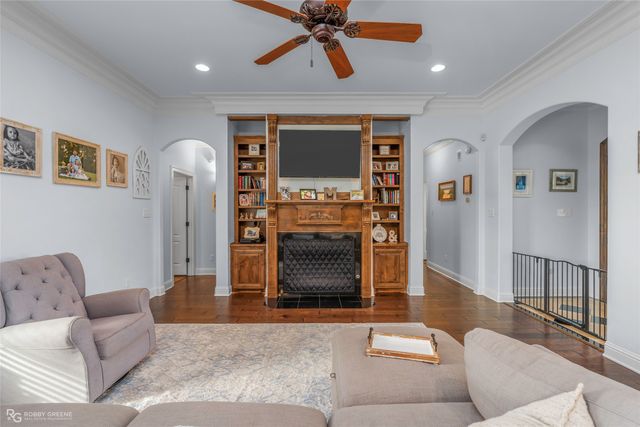 610 Glenshire Drive, Bossier City, LA 71111