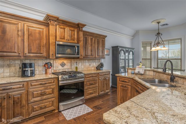 610 Glenshire Drive, Bossier City, LA 71111