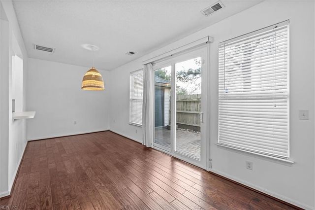 2044 Smallbrooke CT, Virginia Beach, VA 23454