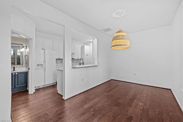 2044 Smallbrooke CT, Virginia Beach, VA 23454