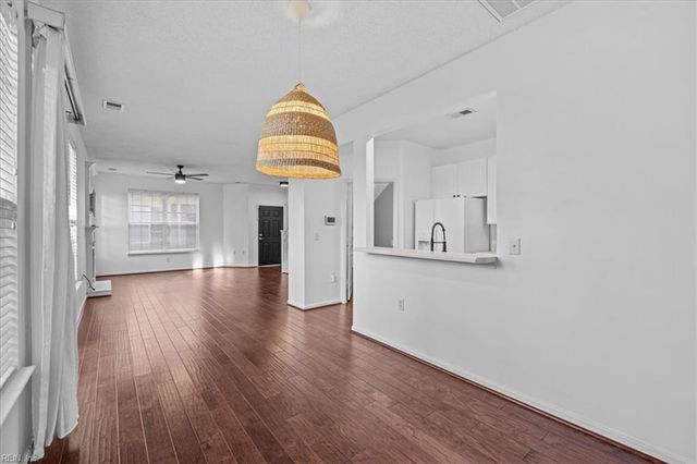 2044 Smallbrooke CT, Virginia Beach, VA 23454