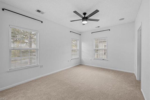 2044 Smallbrooke CT, Virginia Beach, VA 23454