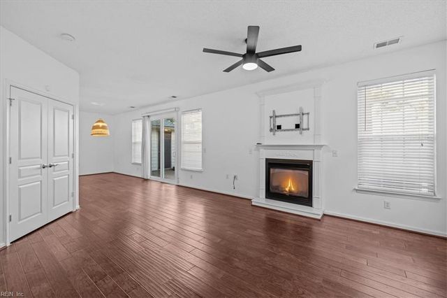 2044 Smallbrooke CT, Virginia Beach, VA 23454