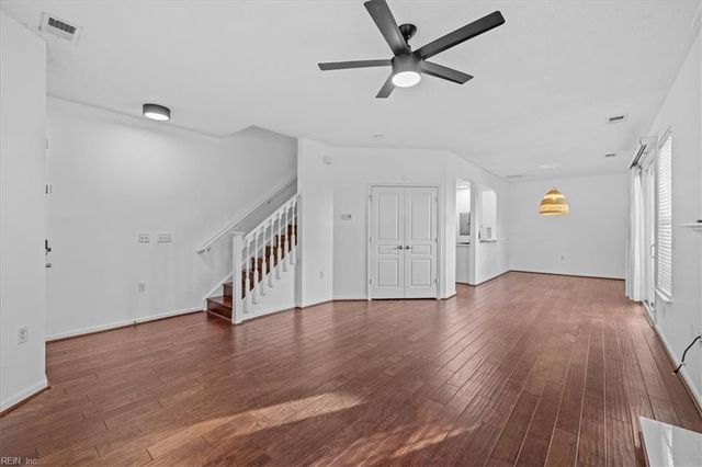 2044 Smallbrooke CT, Virginia Beach, VA 23454