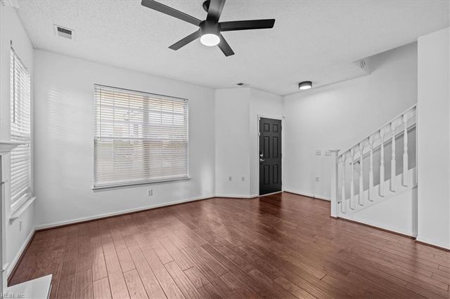 2044 Smallbrooke CT, Virginia Beach, VA 23454