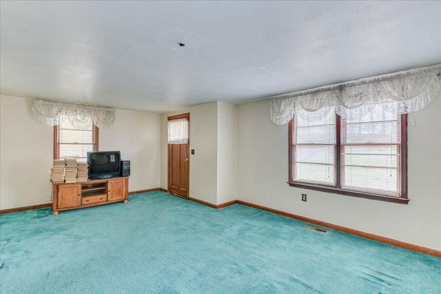 270 Pine Street, Gloverville, SC 29828