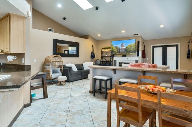 8424 Honeycomb Way, Sacramento, CA 95828