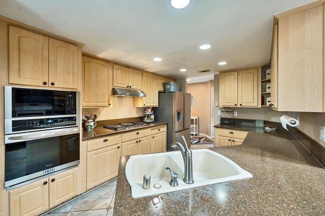 8424 Honeycomb Way, Sacramento, CA 95828