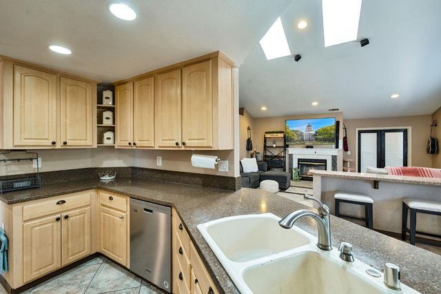 8424 Honeycomb Way, Sacramento, CA 95828