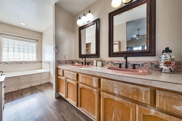 8424 Honeycomb Way, Sacramento, CA 95828
