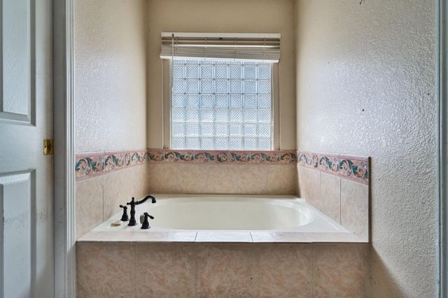 8424 Honeycomb Way, Sacramento, CA 95828