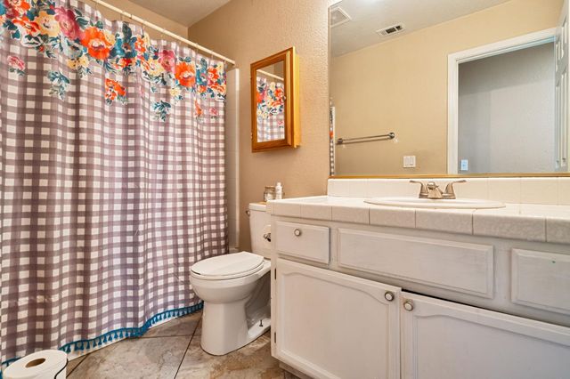 8424 Honeycomb Way, Sacramento, CA 95828