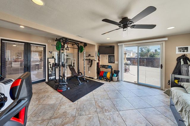 8424 Honeycomb Way, Sacramento, CA 95828