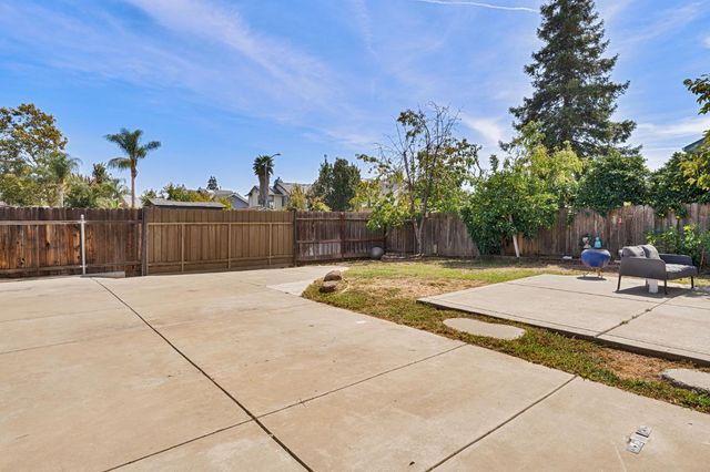 8424 Honeycomb Way, Sacramento, CA 95828
