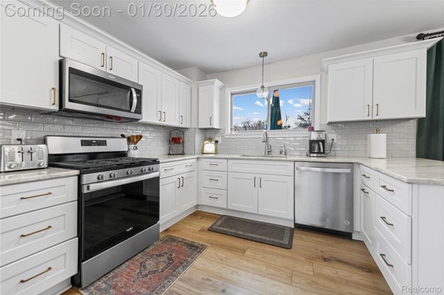 21027 Richard Avenue, Brownstown Charter Township, MI 48183