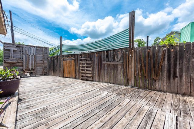 5006 Sara DR B, Austin, TX 78721