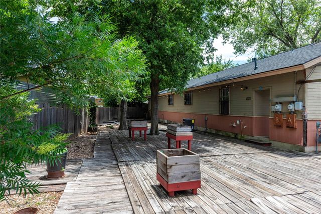 5006 Sara DR B, Austin, TX 78721