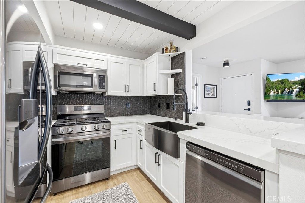 24413 Leonard Tree 203, Newhall, CA 91321 — exterior