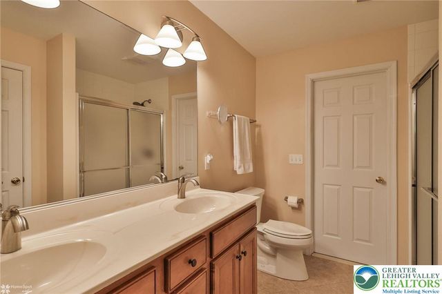 2602 Sapphire Lane, Bethlehem Twp, PA 18020