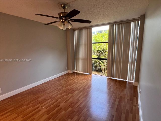 17021 N Bay Rd 303, Sunny Isles Beach, FL 33160