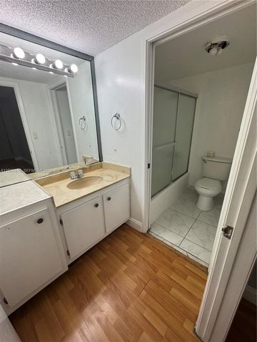 17021 N Bay Rd 303, Sunny Isles Beach, FL 33160