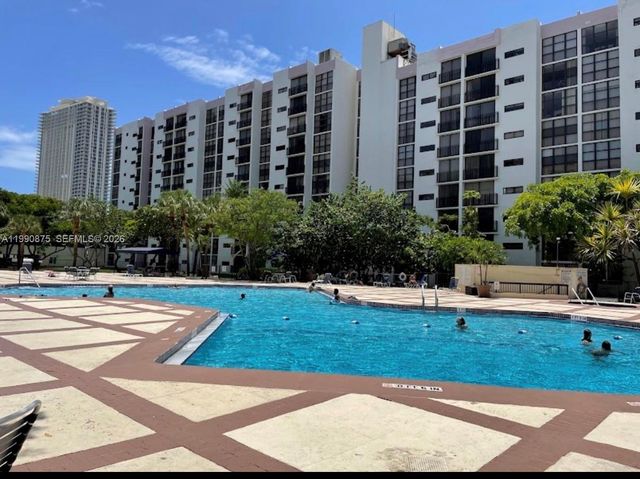 17021 N Bay Rd 303, Sunny Isles Beach, FL 33160