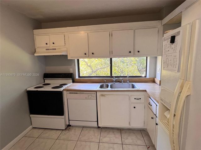 17021 N Bay Rd 303, Sunny Isles Beach, FL 33160