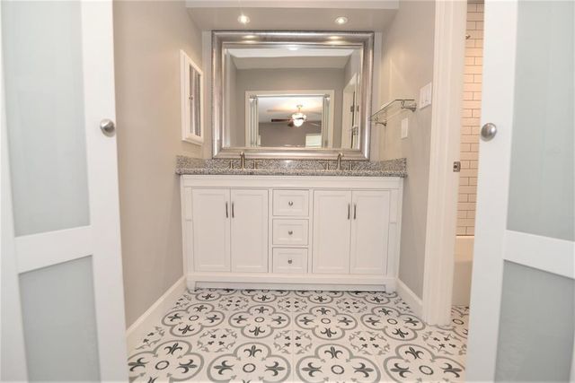 13550 Brook Hollow Drive, Sugar Land, TX 77498