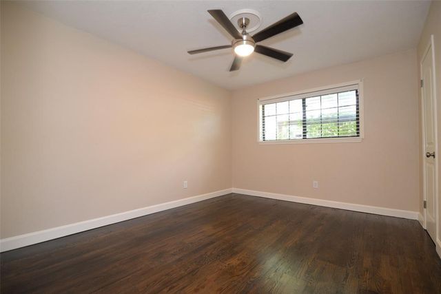 13550 Brook Hollow Drive, Sugar Land, TX 77498