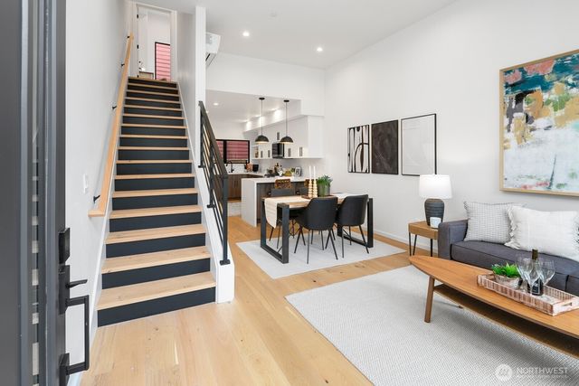 5253 B California Avenue SW, Seattle, WA 98136