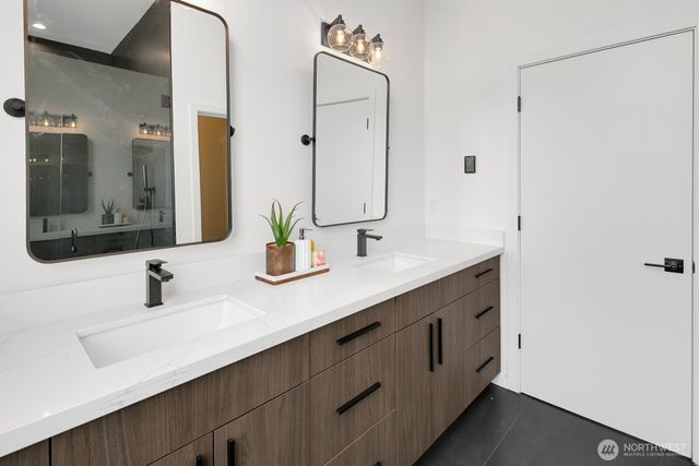 5253 B California Avenue SW, Seattle, WA 98136