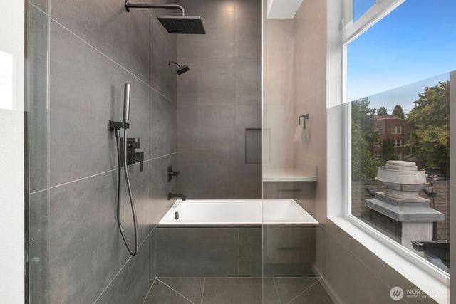 5253 B California Avenue SW, Seattle, WA 98136