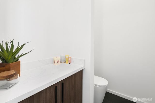 5253 B California Avenue SW, Seattle, WA 98136
