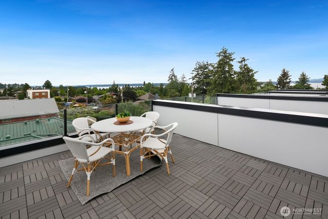 5253 B California Avenue SW, Seattle, WA 98136