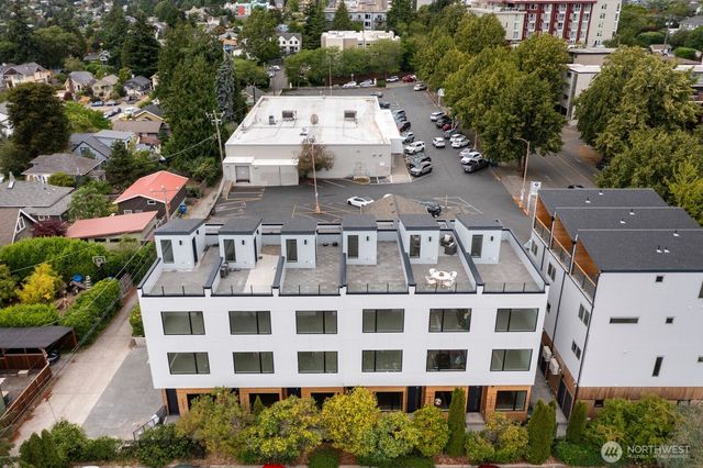 5253 B California Avenue SW, Seattle, WA 98136