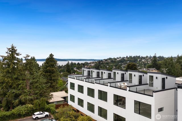 5253 B California Avenue SW, Seattle, WA 98136