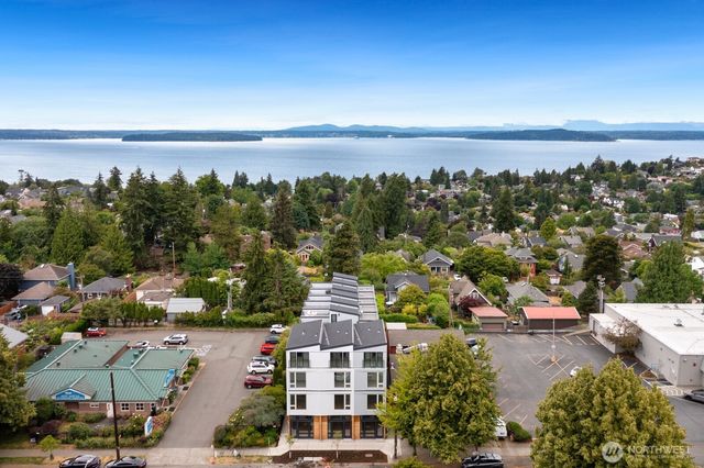 5253 B California Avenue SW, Seattle, WA 98136