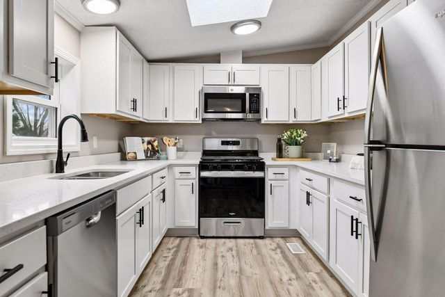 4056 Eaken Avenue SE, Delano, MN 55328