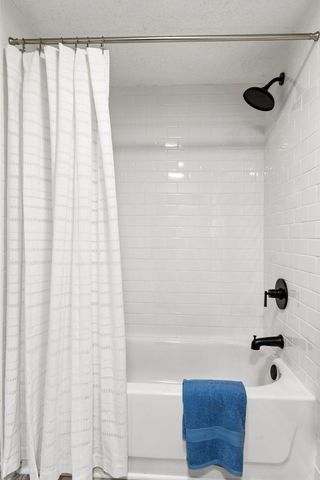 4056 Eaken Avenue SE, Delano, MN 55328