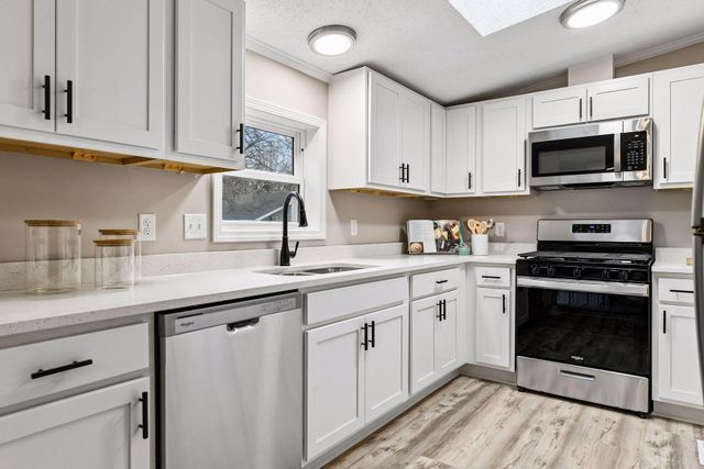 4056 Eaken Avenue SE, Delano, MN 55328