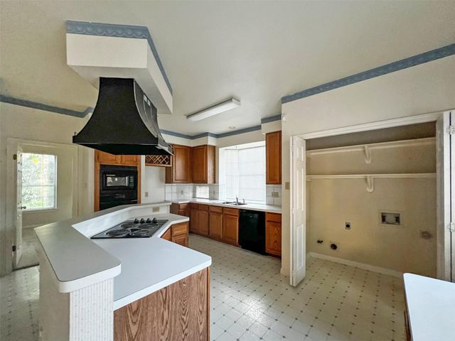 6204 Old Harbor LN, Austin, TX 78739