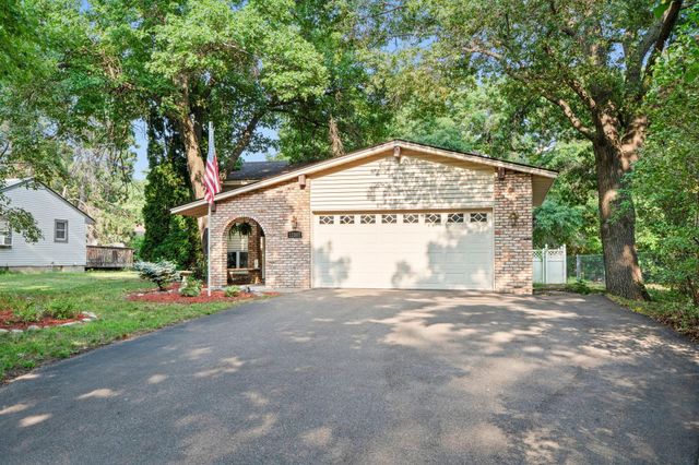 11547 Flintwood Street NW, Coon Rapids, MN 55448