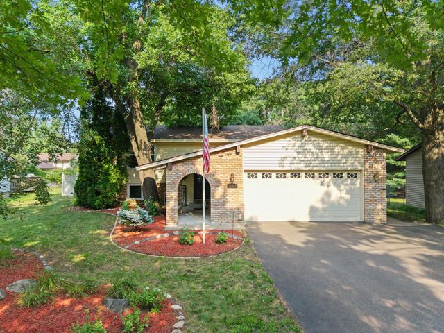 11547 Flintwood Street NW, Coon Rapids, MN 55448