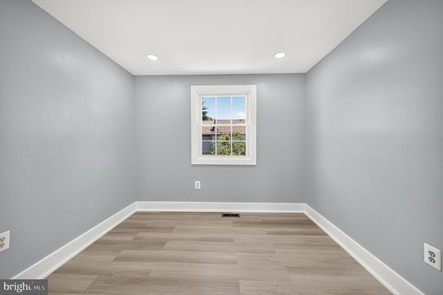 1800 FORT PULASKI CT, Dumfries, VA 22026