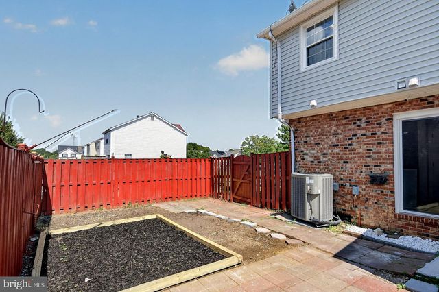 1800 FORT PULASKI CT, Dumfries, VA 22026